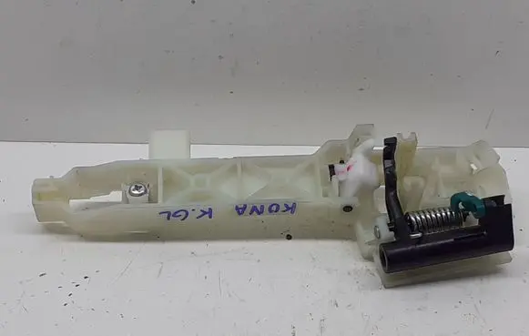 Rear door exterior handle/bracket