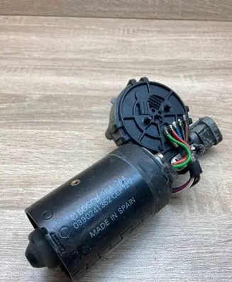 Renault Scenic I Wiper motor 0390241352