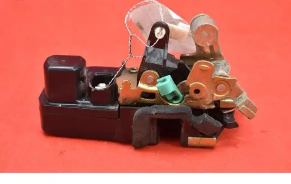 Jeep Grand Cherokee (WK) Front door lock