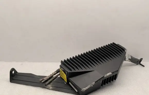 Volvo XC70 Sound amplifier 30752258