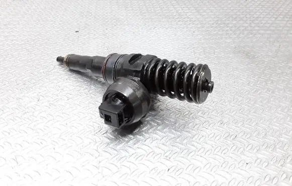 Audi A4 S4 B6 8E 8H Fuel injector 038130073AR