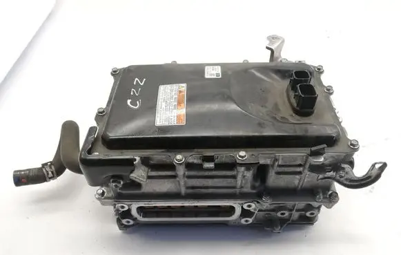 Voltage converter inverter