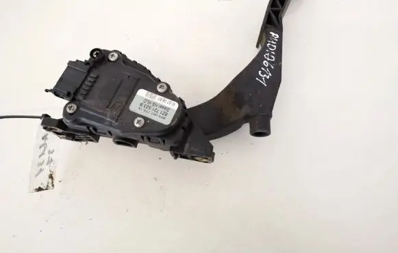 Audi A2 Accelerator throttle pedal 8z1721523b 6pv007770-15