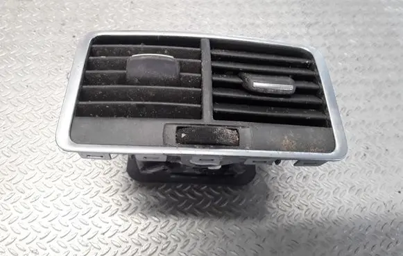 Audi A6 S6 C6 4F Rear air vent grill 4F0819203B