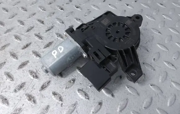 BMW X1 U11 Front door window regulator motor 5A75081 67625A75081