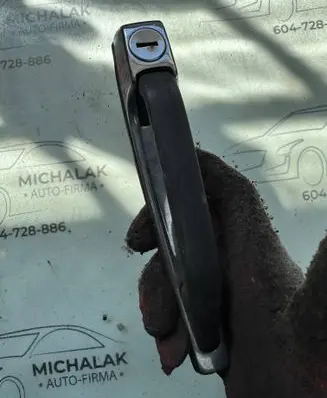 Mercedes-Benz W123 Front door interior handle 685844