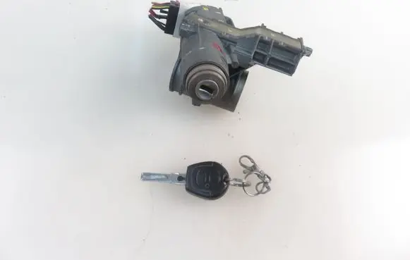 Seat Alhambra (Mk1) Ignition lock P012106