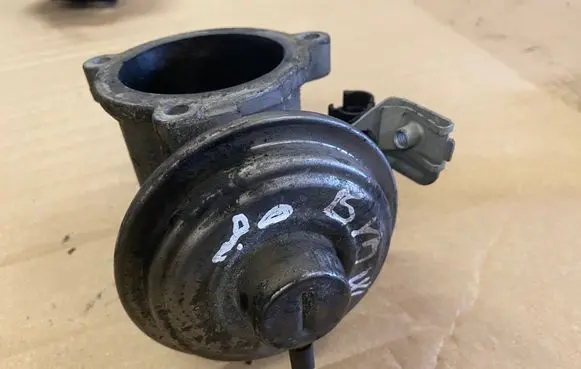 BMW 3 E90 E91 EGR valve 7804380