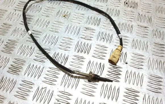 Skoda Octavia Mk4 Exhaust gas temperature sensor 04L906088BF