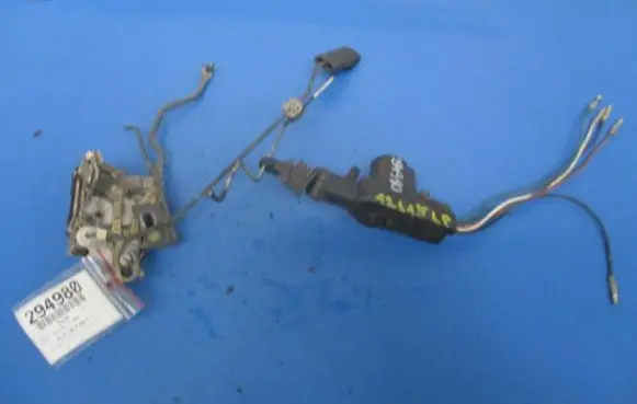 Hyundai H200 Front door lock