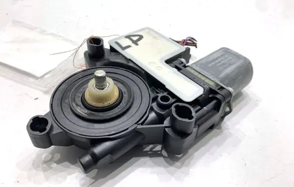 Skoda Fabia Mk3 (NJ) Front door window regulator motor 2Q2959405