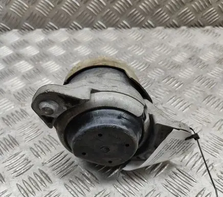Mercedes-Benz C W205 Engine mount bracket A2052409700