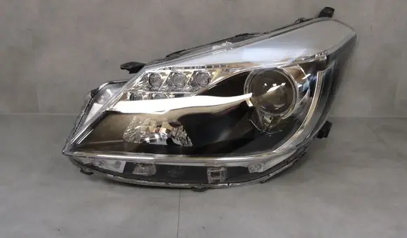 Toyota Yaris Headlight/headlamp YARISHYBRID