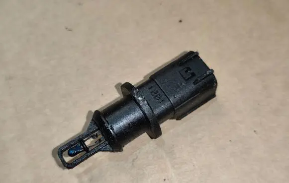 Chrysler Sebring (ST-22 - JR) Mass air flow meter