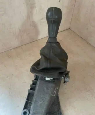 Volvo C70 Gear shifter/selector 3502504