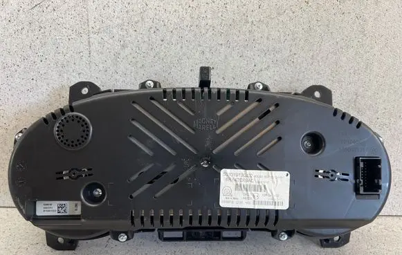 Speedometer (instrument cluster)