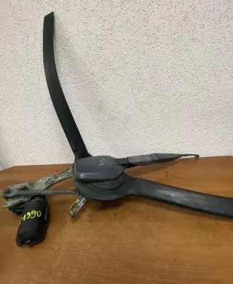 Mercedes-Benz E W124 Wiper motor 12482042 E1390