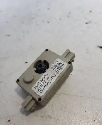 BMW 5 F10 F11 Aerial antenna amplifier 6990090