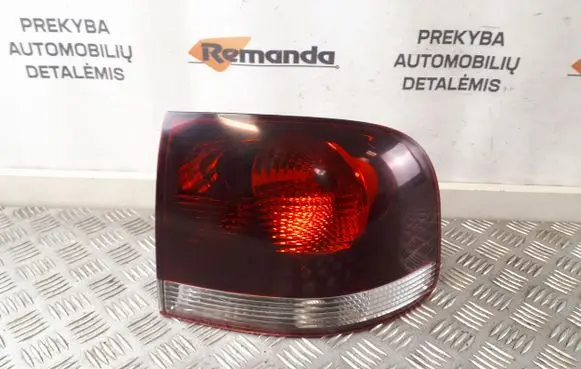 Volkswagen Touareg I Rear/tail lights 28258002