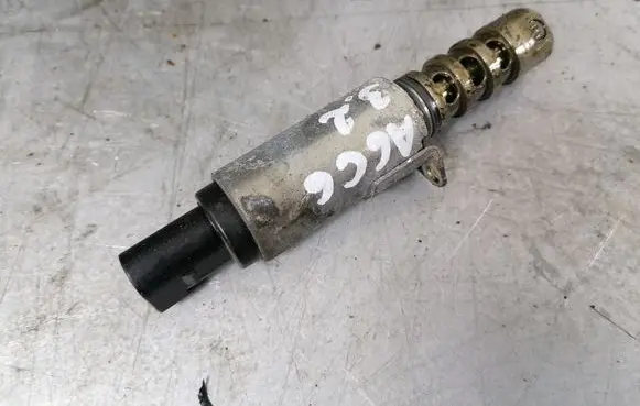 Audi A6 S6 C6 4F Camshaft vanos timing valve 06E109257J