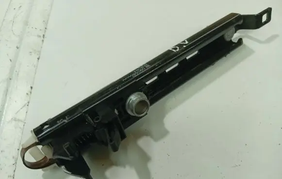 Opel Zafira A Seat belt adjustment rail 090560650