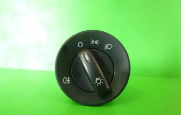 Skoda Octavia Mk2 (1Z) Light switch 1Z0941431F I102