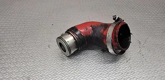 Volkswagen PASSAT B6 Intercooler hose/pipe 038131111A