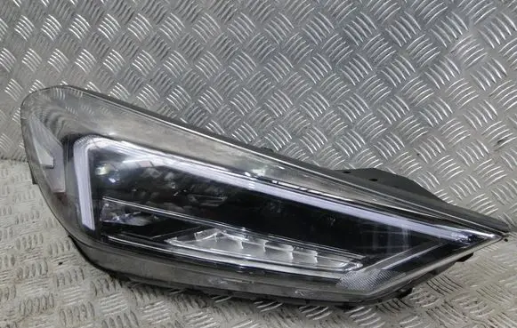Hyundai Tucson TL Headlight/headlamp 92102D7700