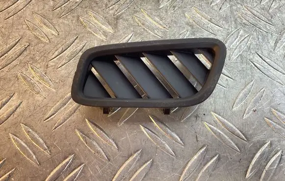 Porsche Macan (95B) Dashboard air vent grill cover trim 95B819705A
