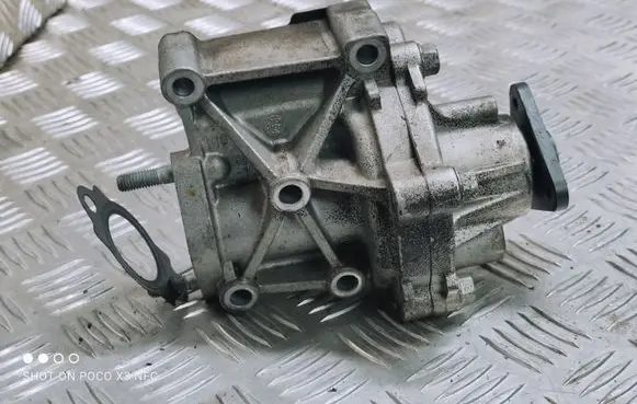 Jeep Cherokee Water pump 15H080135A2