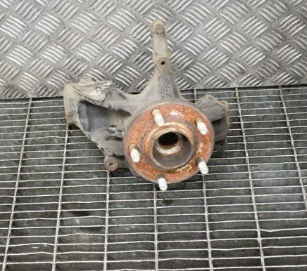 Ford Focus Front wheel hub AV613K171 C8Q0B