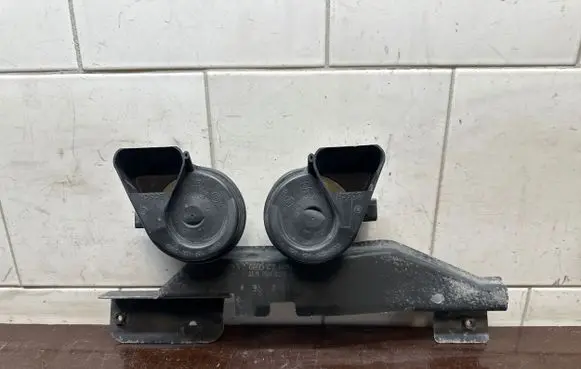 Audi Q7 4L Horn signal 4L0951229A