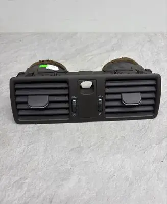 Volvo XC90 Dash center air vent grill 3409400