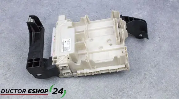 Toyota Aygo AB40 Fuse module 821300H030A 821300H030