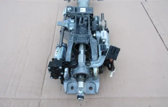 Steering wheel axle set