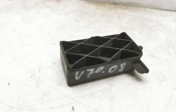 Radiator mount bracket