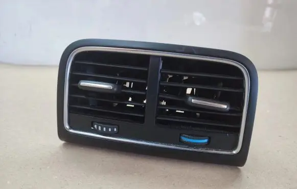 Rear air vent grill