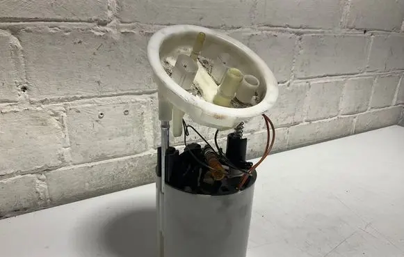 BMW 3 E92 E93 In-tank fuel pump 6765717 0001009711 A2C53025280