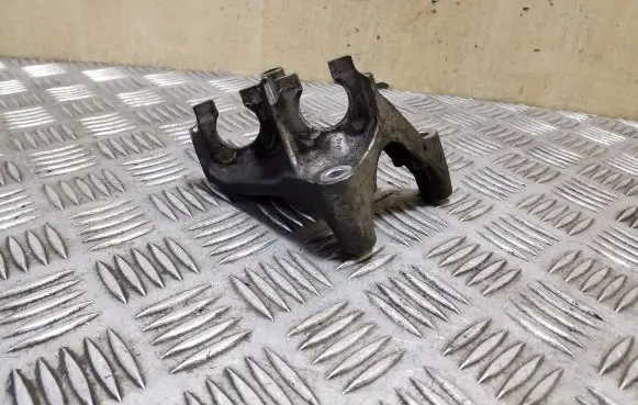 Honda CR-V Gear shift cable bracket 