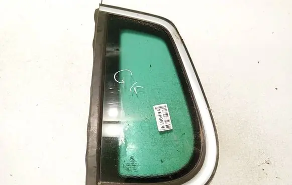 Volkswagen Tiguan Rear side window as3