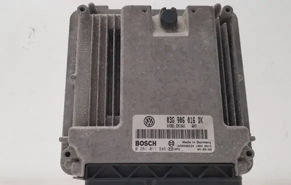 Volkswagen Touran I Engine control unit/module 03G906016DK 0281011946