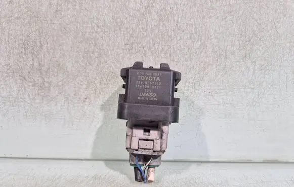 Toyota RAV 4 (XA30) Glow plug pre-heat relay 2861067010 1567000671