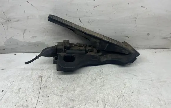 Volkswagen PASSAT B6 Accelerator throttle pedal 1K1721503L