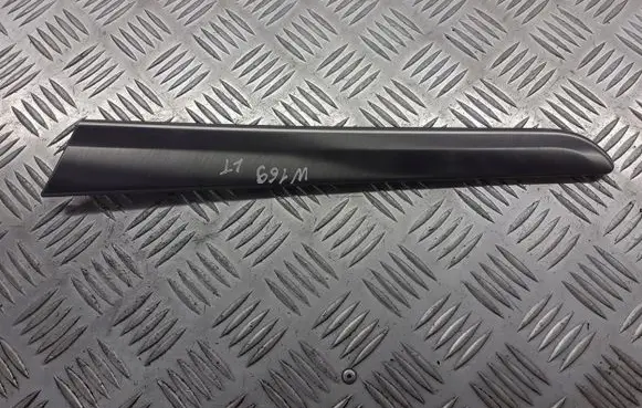 Mercedes-Benz A W169 Front door handle cover A1697371782