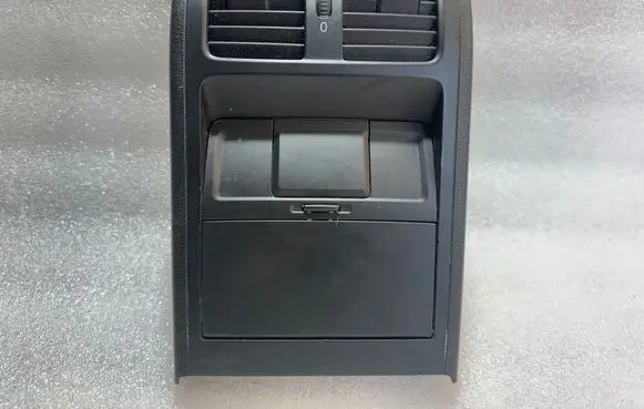 Rear air vent grill