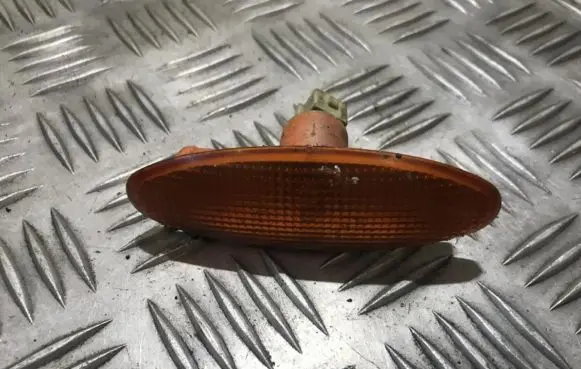 Ford Mondeo MK II Front fender indicator light 95gg13k309aa