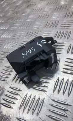 BMW X3 E83 Spare wheel mounting bracket 7030510