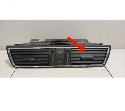 Seat Toledo IV (NH) Dash center air vent grill 5JA820951B 0858100001