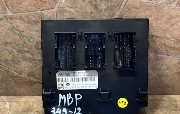 Audi TT TTS Mk2 Comfort/convenience module 8P0907063