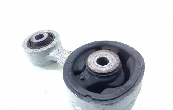 Honda CR-V Engine mount bracket 089007